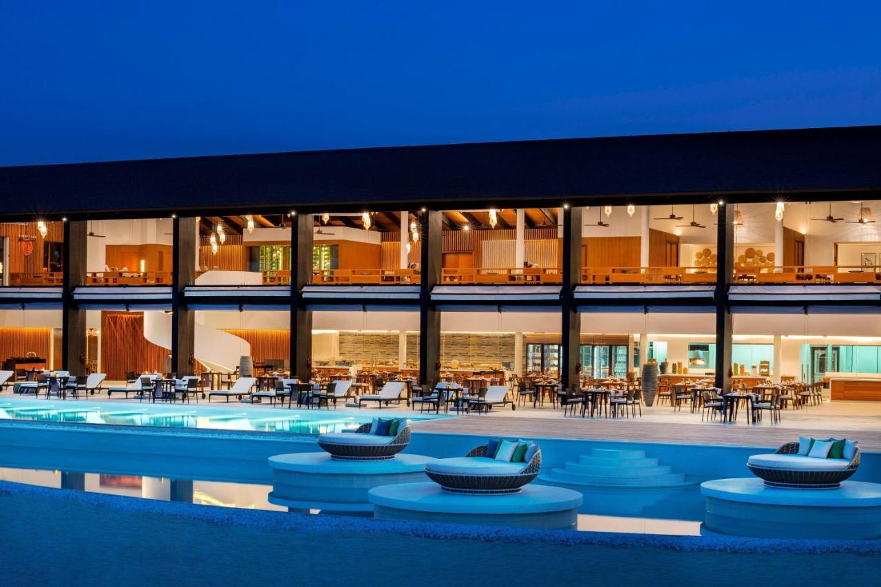 The Westin Maldives Miriandhoo Resort Eydhafushi Exterior photo