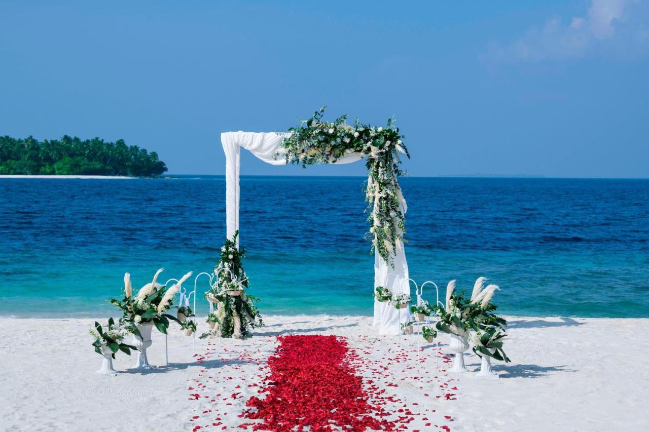 The Westin Maldives Miriandhoo Resort Eydhafushi Exterior photo
