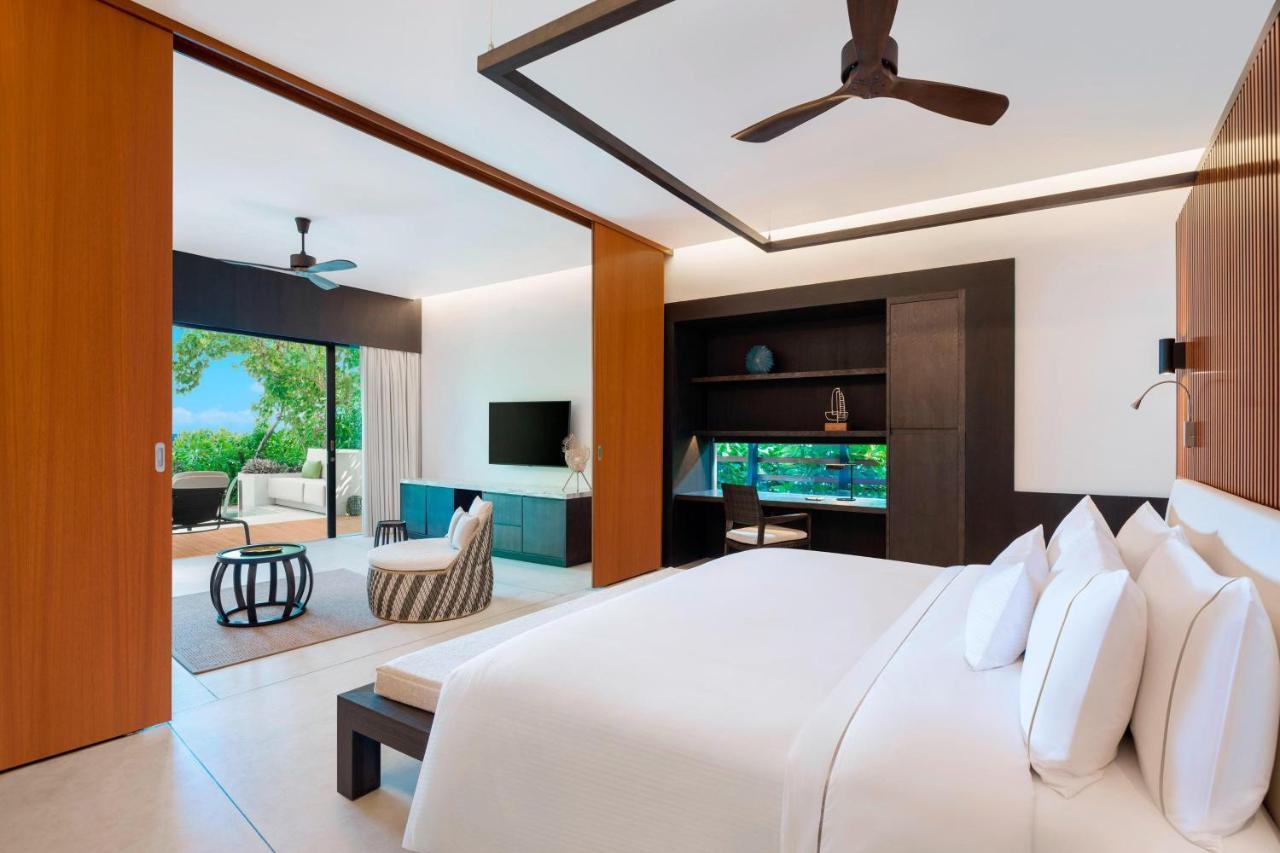The Westin Maldives Miriandhoo Resort Eydhafushi Exterior photo