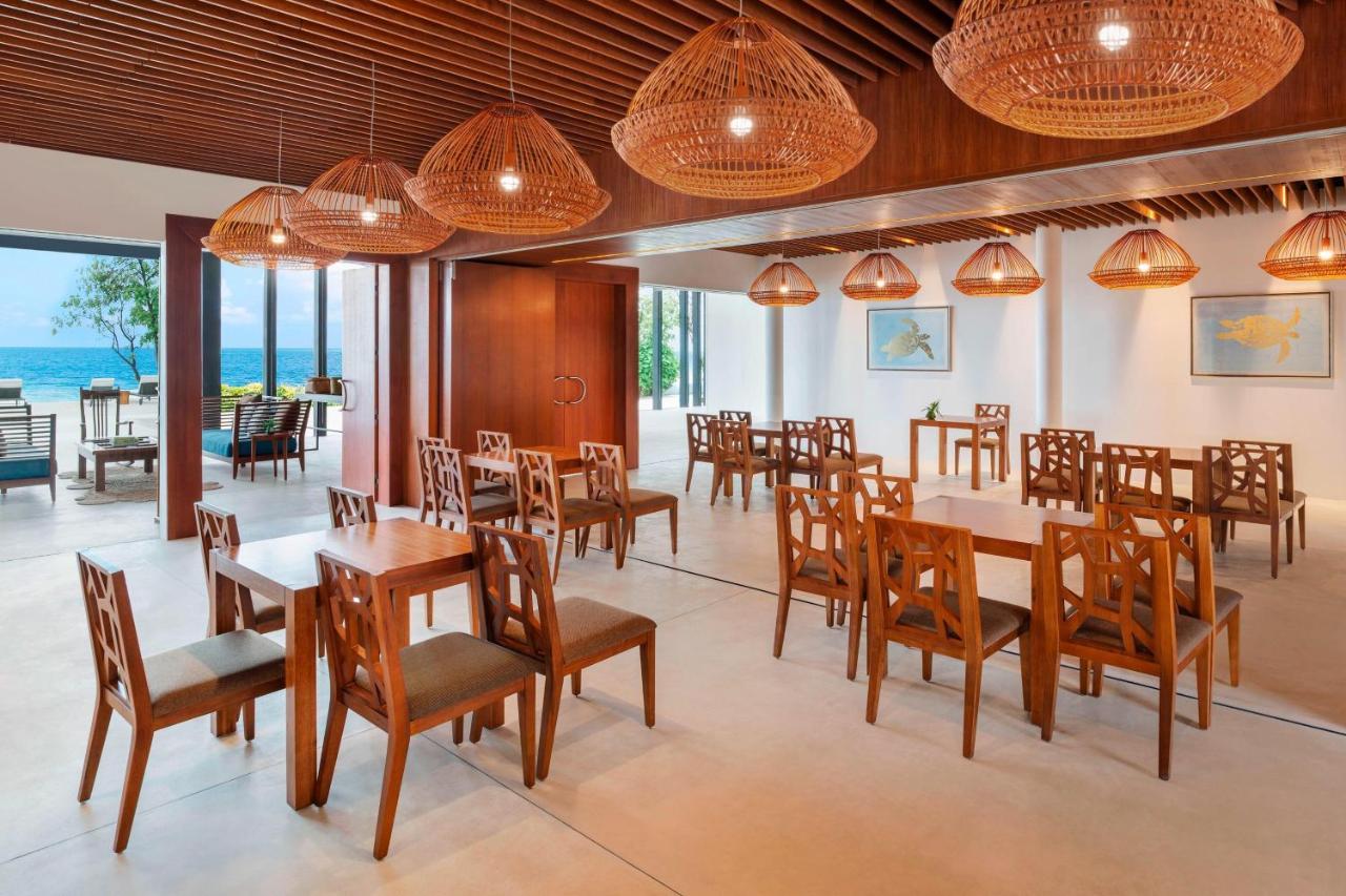 The Westin Maldives Miriandhoo Resort Eydhafushi Exterior photo