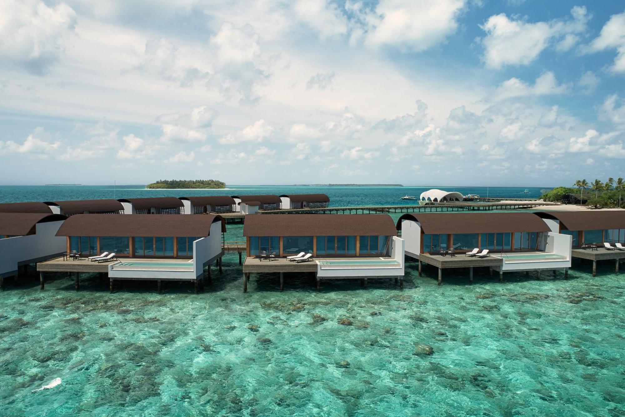 The Westin Maldives Miriandhoo Resort Eydhafushi Exterior photo