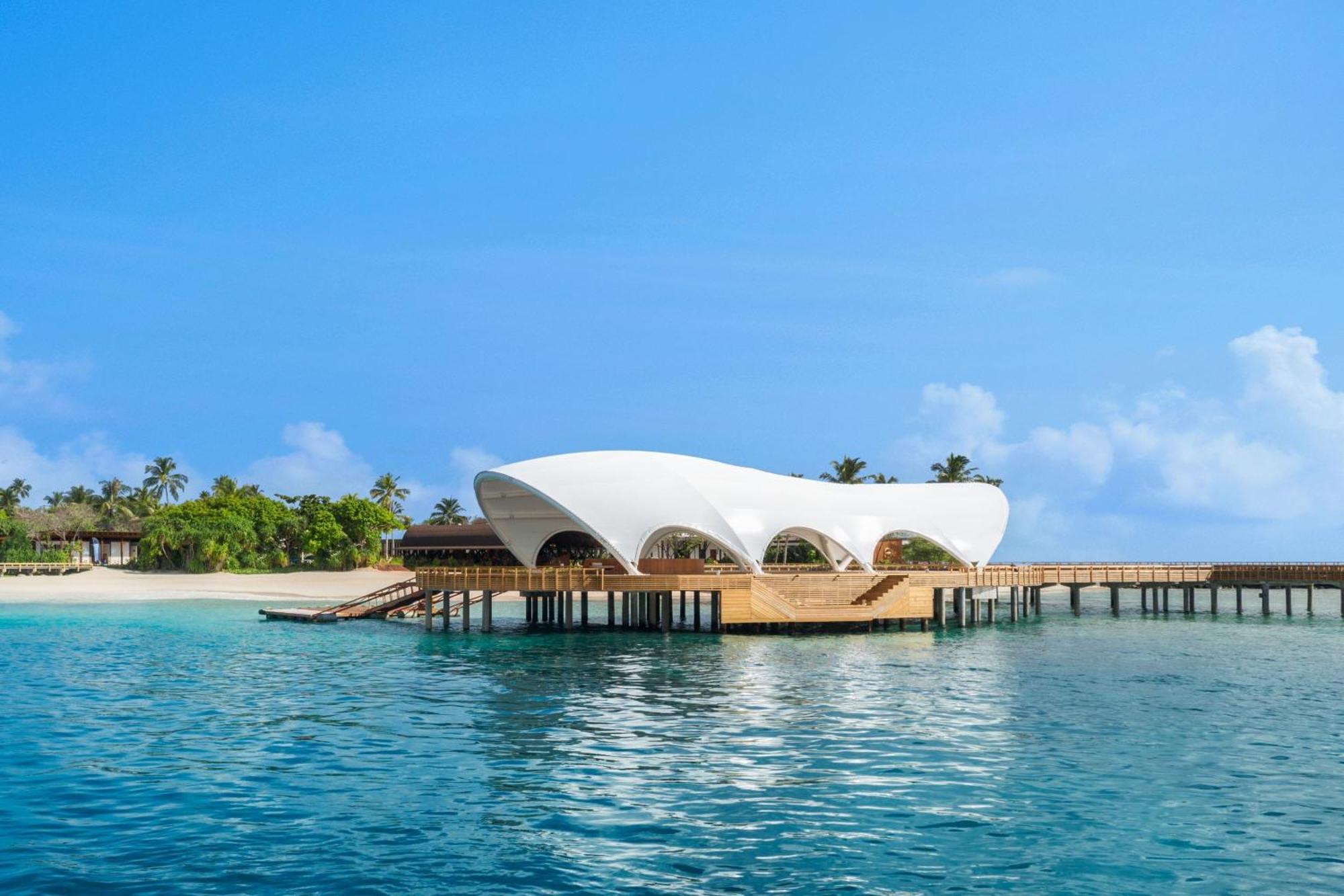The Westin Maldives Miriandhoo Resort Eydhafushi Exterior photo
