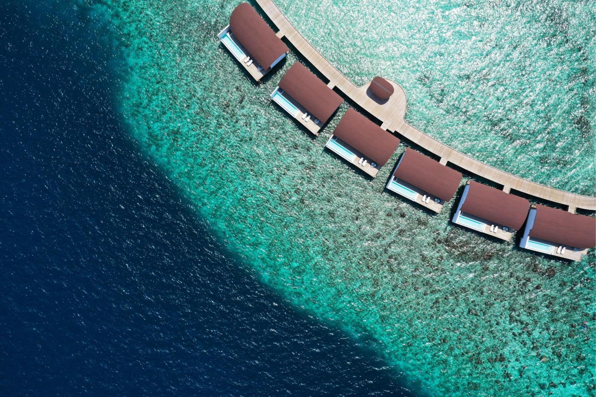 The Westin Maldives Miriandhoo Resort Eydhafushi Exterior photo