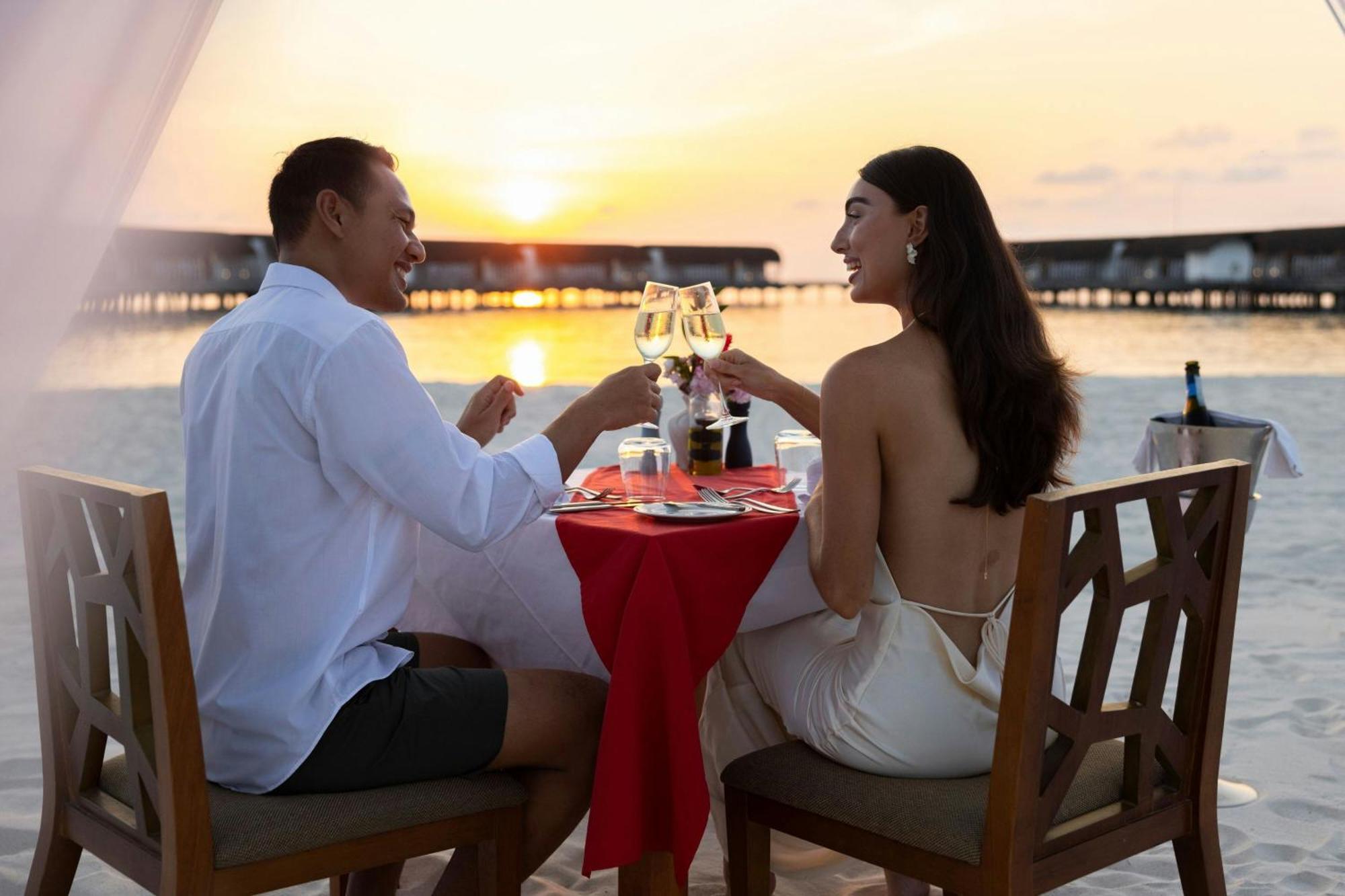 The Westin Maldives Miriandhoo Resort Eydhafushi Exterior photo